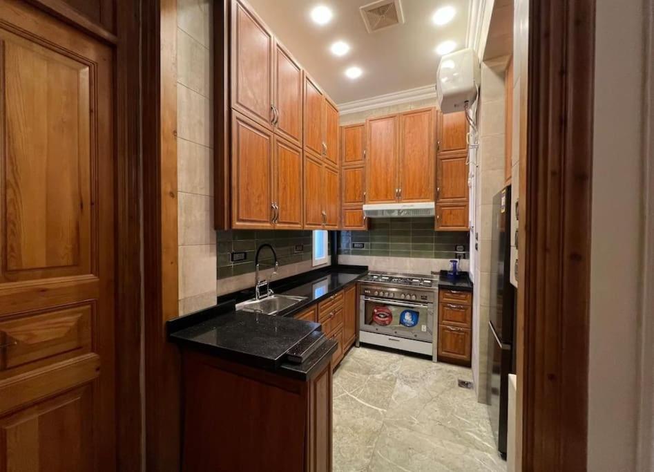 Apartment 2br In Downtown, No Electricity Cut *