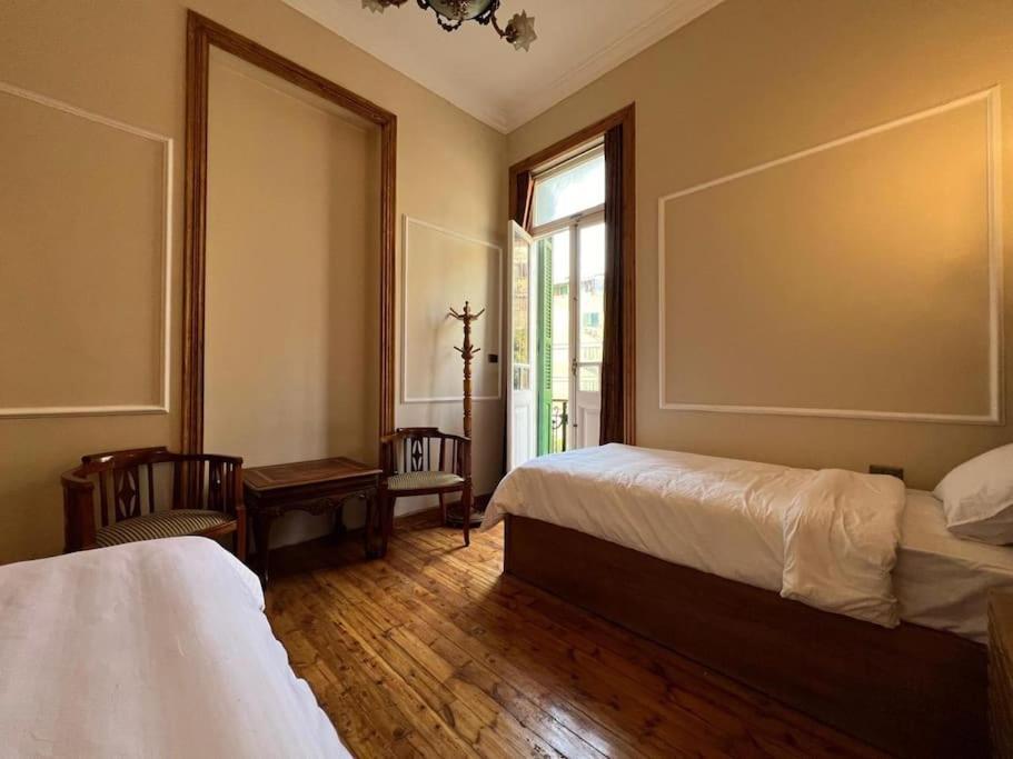 2br In Downtown, No Electricity Cut